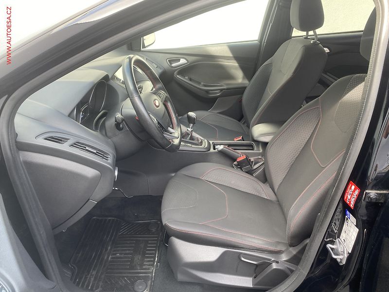 Ford Focus (2017) 1.5 EcoBoost, ČR, Sport, navi - fotka 9 z 19