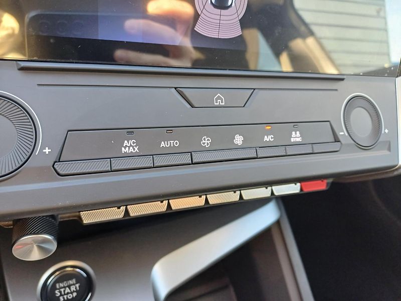 Peugeot 308 (2026) SW STYLE Hybrid 145 e-DCS6 - fotka 20 z 25