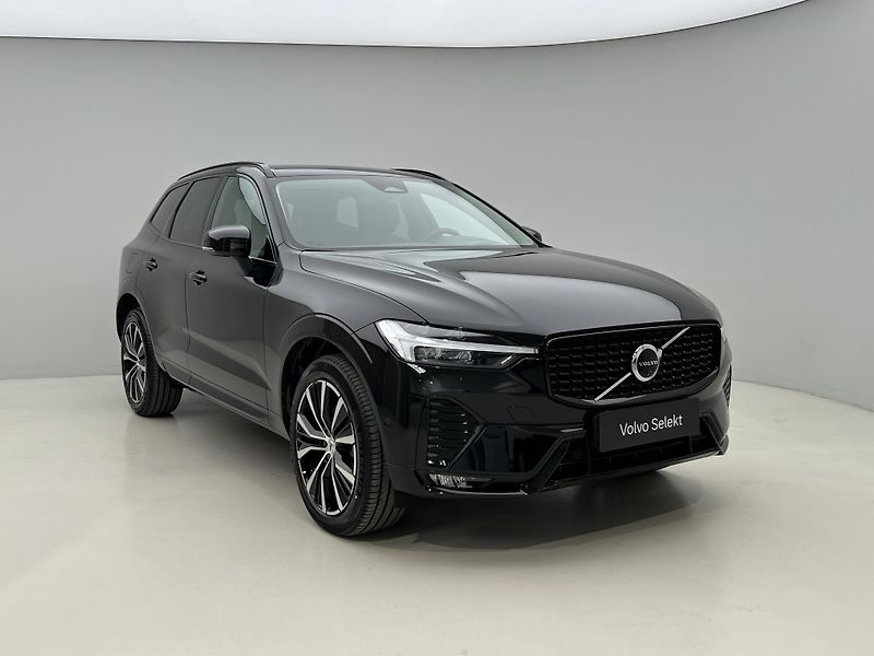 Volvo XC60 B5 AWD PLUS DARK AUT 1.maj. - fotka 8 z 46