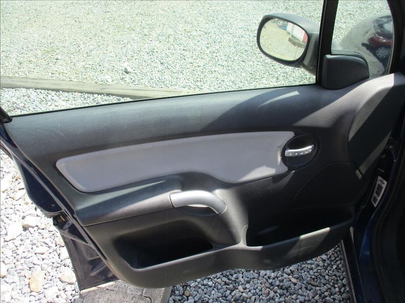 Citroën C3 1,4 i Exclusive, klima,servis, - fotka 10 z 29