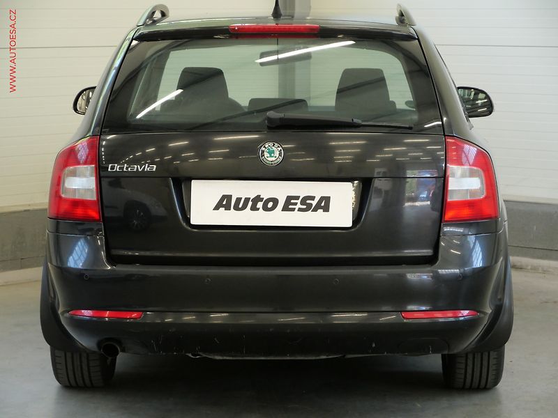 Škoda Octavia (2010) 1.6 TDi, Ambiente - fotka 5 z 18