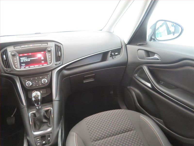 Opel Zafira (2017) 1.6 CDTI, 7 míst, Serv.kniha - fotka 8 z 19