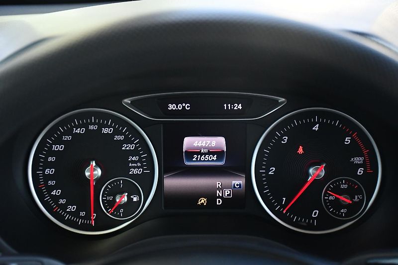 Mercedes-Benz Třídy B 220d PDC 4M N.TOP VYHŘ.SEDAČ - fotka 25 z 38