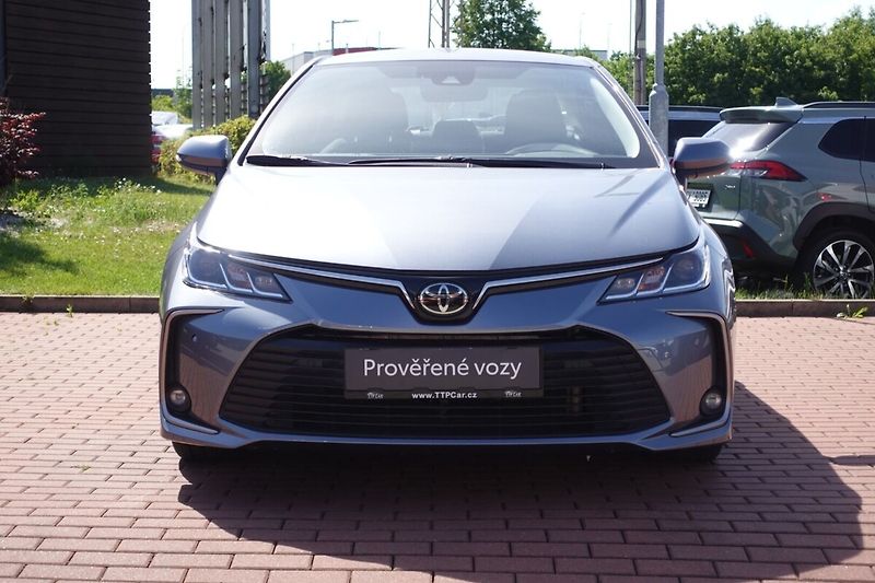 Toyota Corolla 1.5 BA 6 MT Comfort + Tech - fotka 2 z 32
