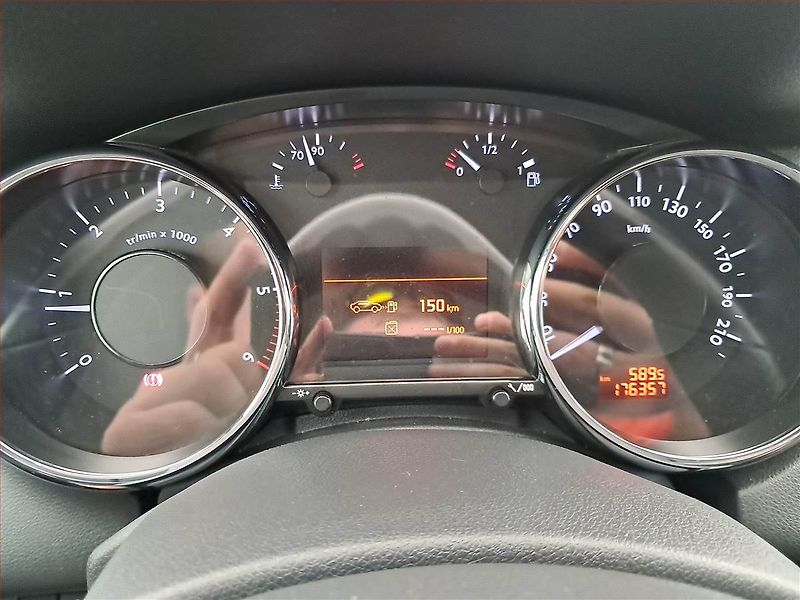 Peugeot 5008 (2011) 2.0 HDI, Tempomat - fotka 11 z 15