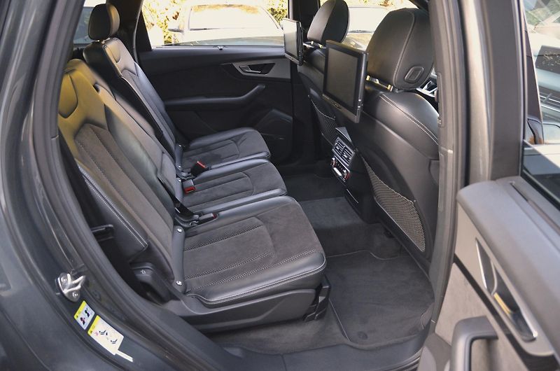 Audi Q7 (2016) 3.0TDi Q S-Line 1.MAJ./ VÝBAVA - fotka 10 z 51