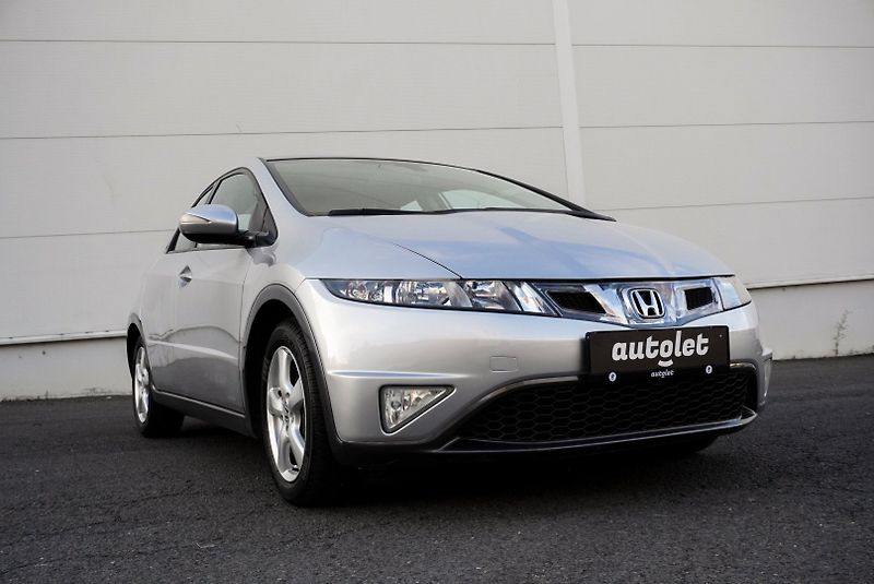 Honda Civic 1.4 i-Vtec ELEGANCE - fotka 2 z 21