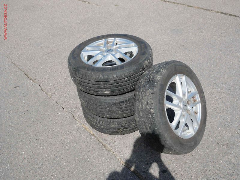 Hyundai i30 (2010) 1.4CVVT, 2.maj,ČR, El. okna - fotka 12 z 12