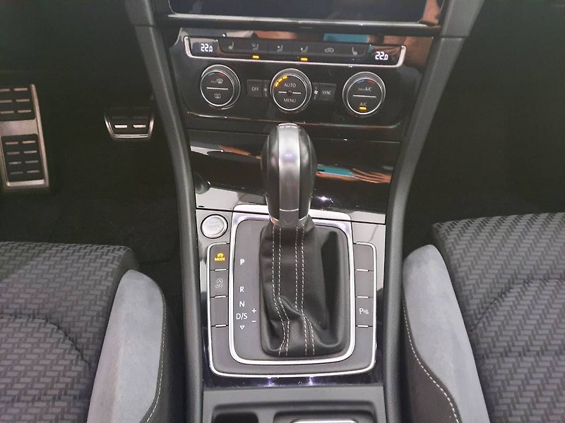 Volkswagen Golf (2017) 1.5 TSI (110kW/150k) DSG, R-Li - fotka 8 z 21