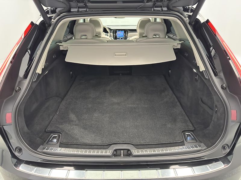 Volvo V90 B5 AWD ULTIMATE POLESTAR AUT  - fotka 5 z 49