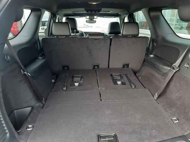 Dodge Durango (2026) 5,7 V8 HEMI  R/T 4x4 - fotka 17 z 47