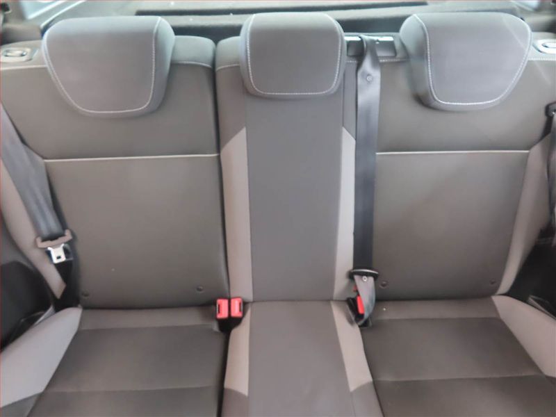Ford Focus (2011) 1.6 i, Serv.kniha, Tempomat - fotka 10 z 13