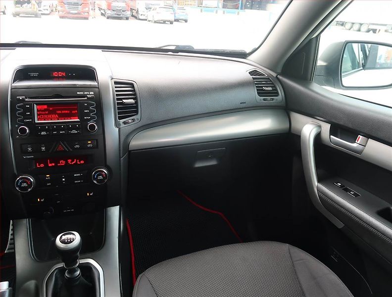 Kia Sorento (2011) 2.2 CRDi, 4X4, Serv.kniha - fotka 8 z 18