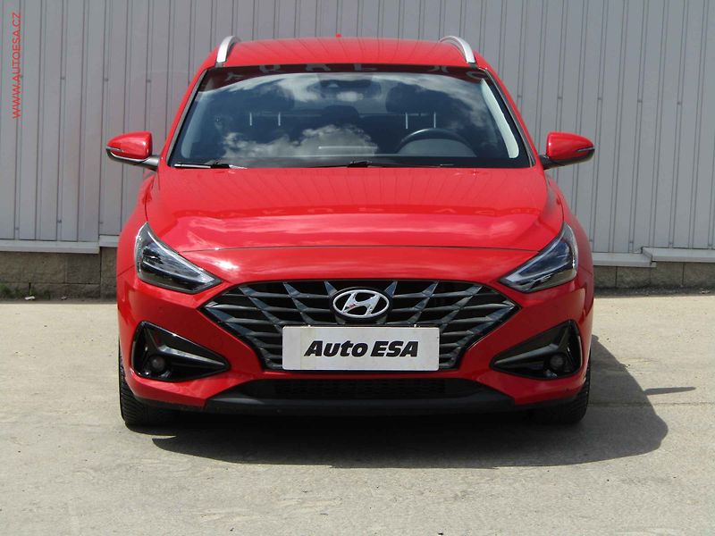 Hyundai i30 (2023) 1.0 T-GDi, ČR, Smart - fotka 2 z 21