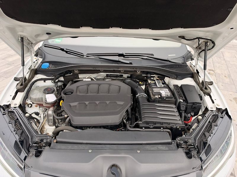 Škoda Superb (2021) Sportline 2.0 TSI 4x4 DSG - fotka 33 z 39