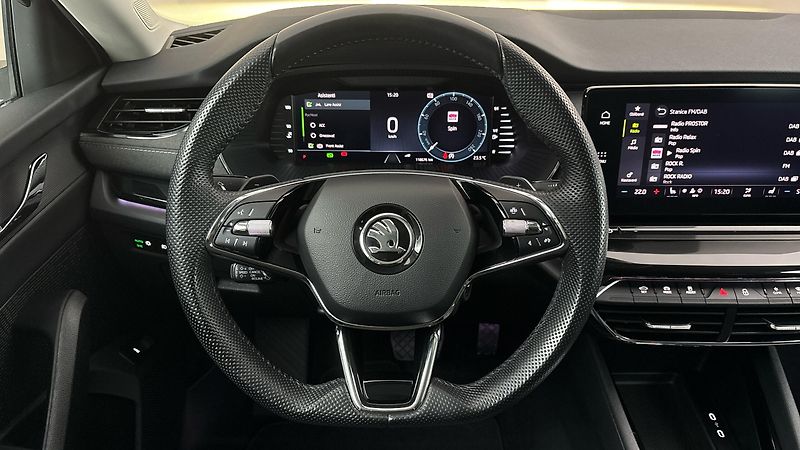 Škoda Octavia 2.0 TDI DSG Style Combi - fotka 9 z 25
