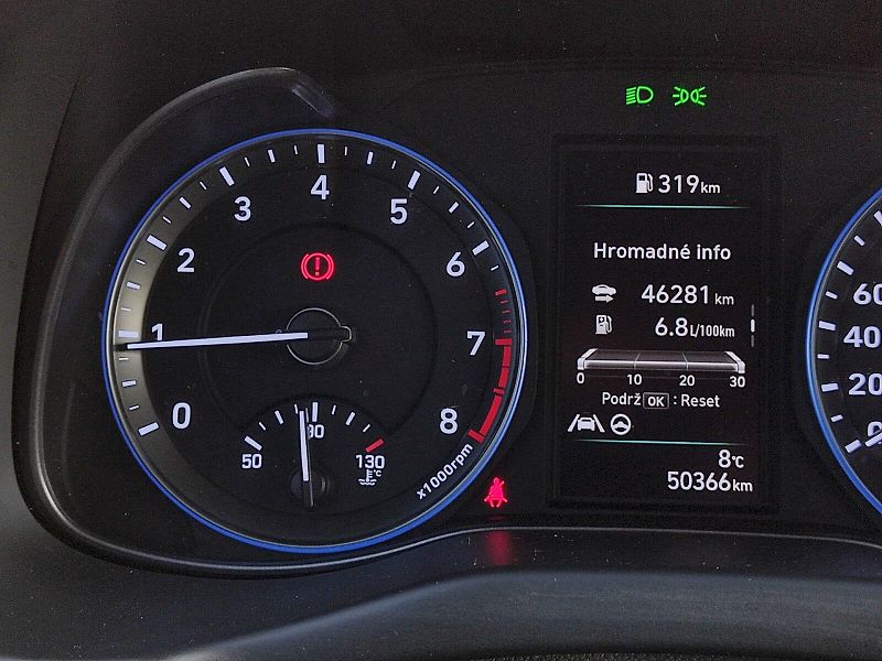 Hyundai Kona (2023) 1,0 T-GDi 88 Kw - fotka 9 z 38