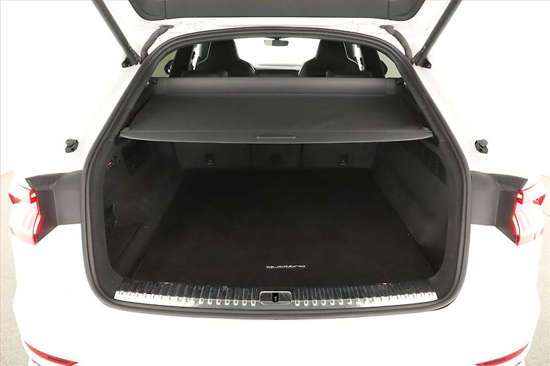 Audi Q8 (2022) 50 TDI - fotka 19 z 20