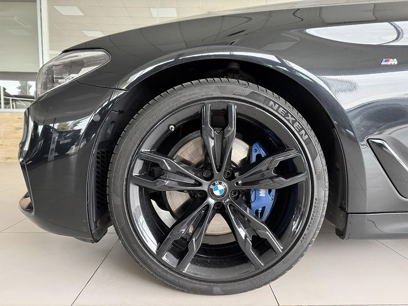 BMW Řada 5 530i xDrive*M-SPORT*REZERVACE! - fotka 41 z 42