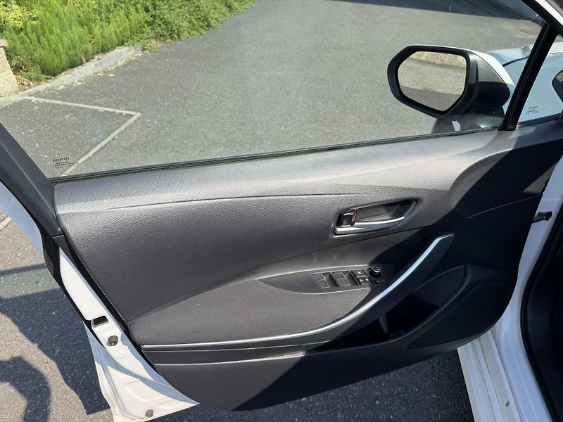 Toyota Corolla 1,5i 92kW manual navi. závěs - fotka 13 z 21