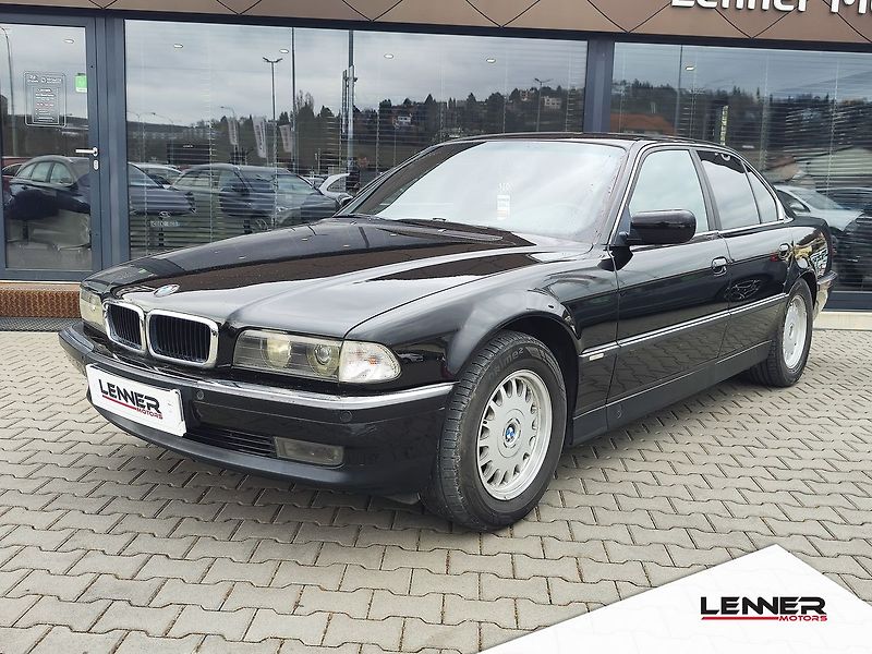 BMW Řada 7 728i/142kW E38 AT - fotka 1 z 25