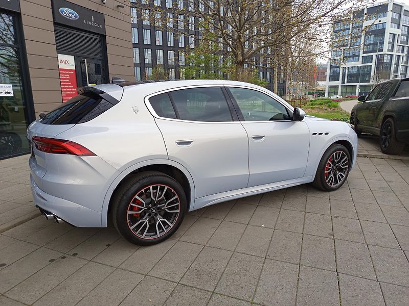 Maserati Grecale (2022) GT, hybrid, rezervováno - fotka 3 z 24
