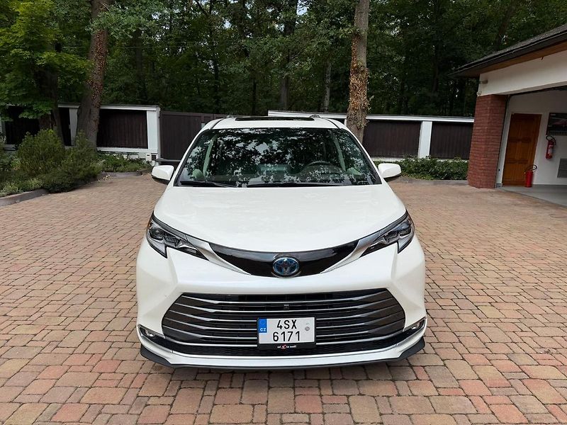 Toyota Sienna (2021) Platinum AWD - fotka 1 z 15