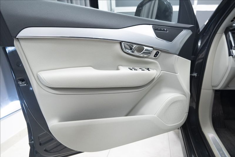 Volvo XC90 2,0 D5 AWD 1. MAJITEL ČR TAŽNÉ - fotka 19 z 44