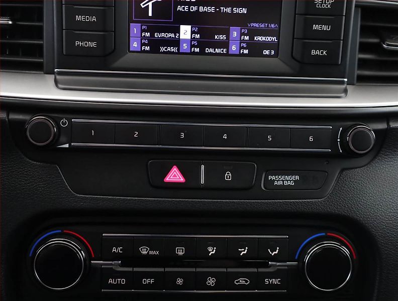 Kia Ceed (2019) 1.4 T-GDI, Serv.kniha - fotka 14 z 19