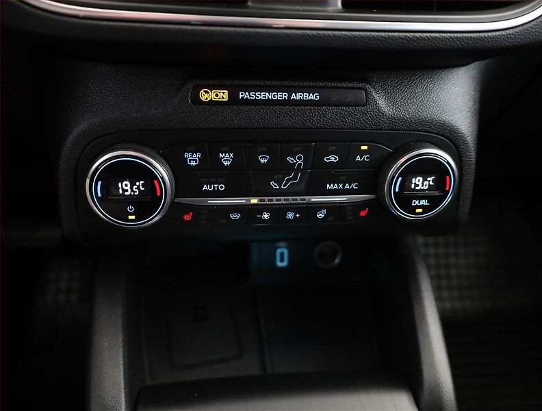Ford Focus (2019) Active 1.0 EcoBoost, Automat - fotka 10 z 18