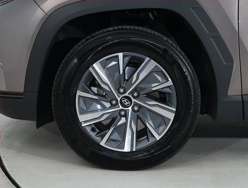 Hyundai Tucson (2022) 1.6 T-GDI HEV - fotka 15 z 22