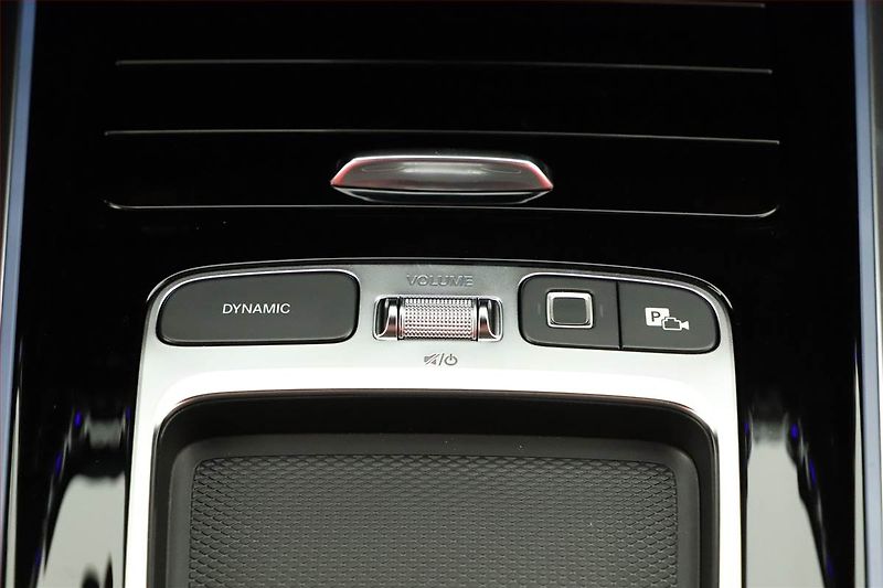 Mercedes-Benz GLA (2025) 35 AMG 4MATIC, AMG - fotka 17 z 20