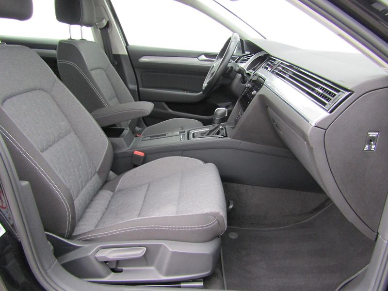 Volkswagen Passat Business 2.0 TDI 110KW DSG Var - fotka 20 z 30