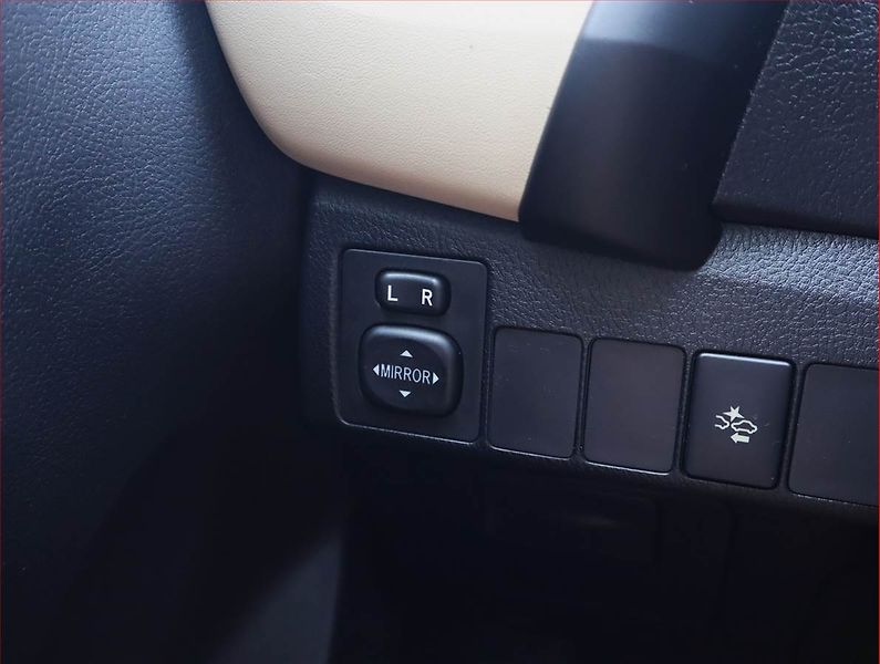 Toyota Corolla (2016) 1.4 D-4D, Serv.kniha, Tempomat - fotka 17 z 19