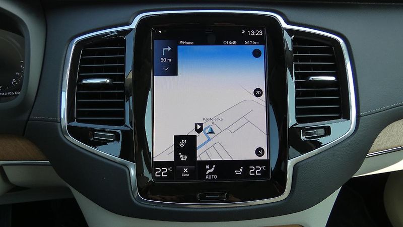 Volvo XC90 T8 AWD Recharge Inscription AT - fotka 14 z 26
