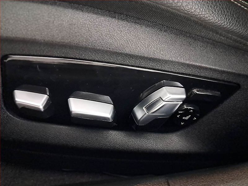 BMW Řada 5 (2018) M Sport 530d xDrive - fotka 22 z 25