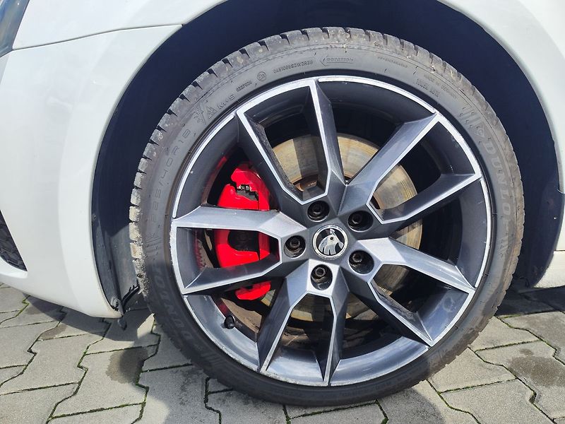Škoda Octavia 2.0 TDI/135kW RS - fotka 33 z 33