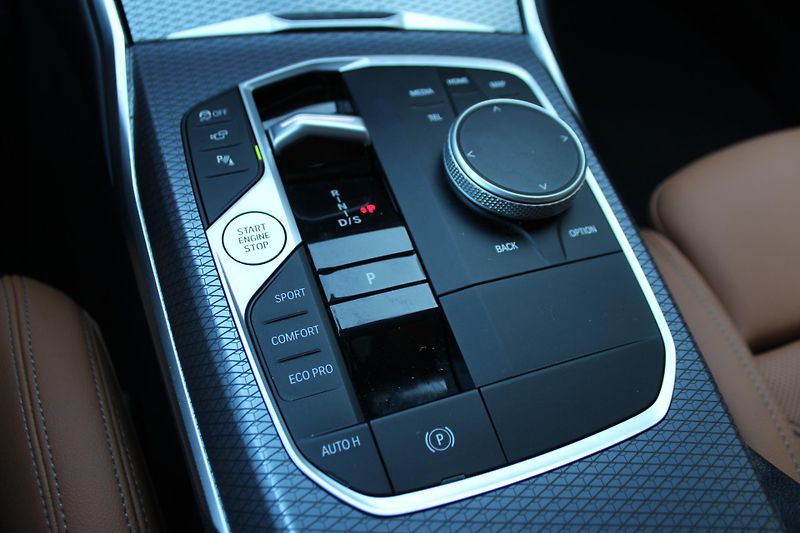 BMW Řada 3 320d xDrive | TOP výbava  - fotka 14 z 26