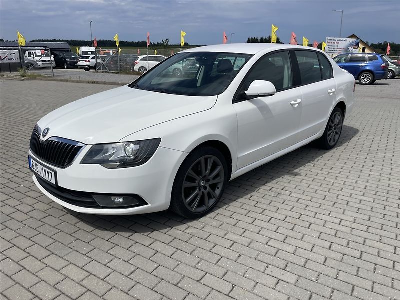 Škoda Superb 2,0 TDi 103kw Elegance Facelif - fotka 1 z 36