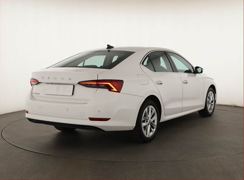 Škoda Octavia (2022) Style 1.5 TSI, ČR,1.maj - fotka 5 z 20