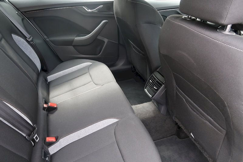 Škoda Kamiq (2025) Selection 1.0 TSI 85 kW - fotka 24 z 29