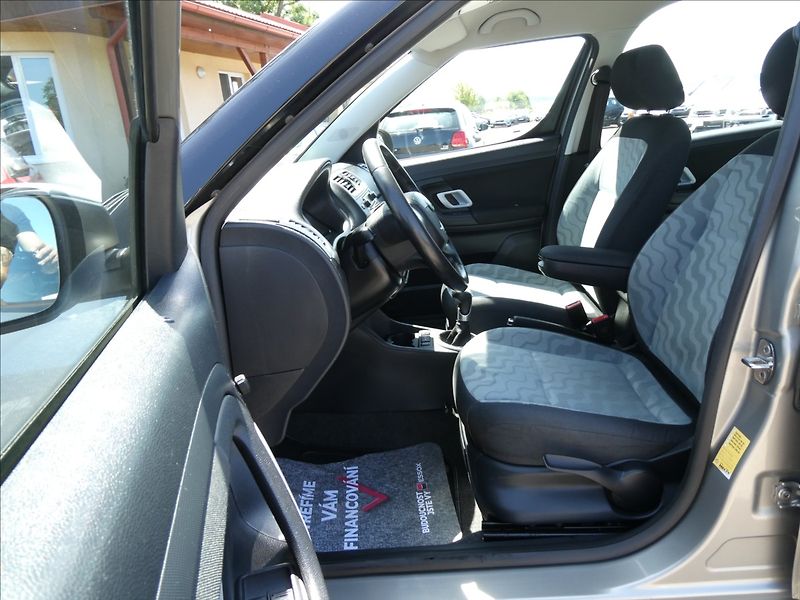 Škoda Roomster 1,4 i 16V závěs, serviska - fotka 19 z 49