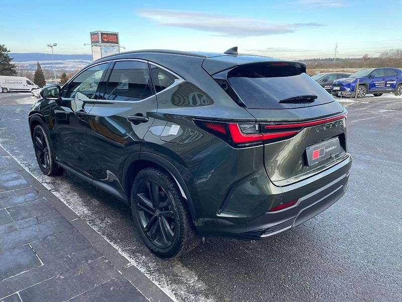 Lexus NX 350h - fotka 7 z 29