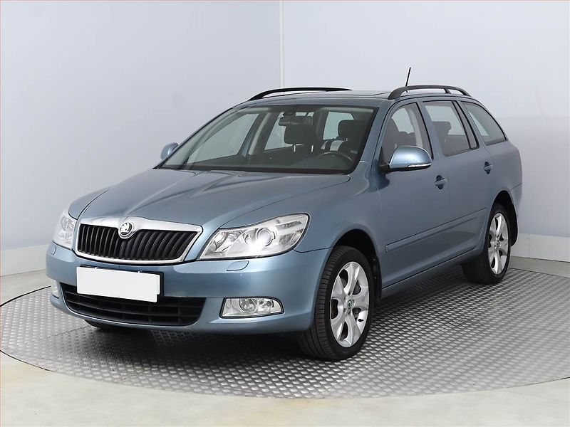 Škoda Octavia (2011) 1.8 TSI, 4X4, Serv.kniha - fotka 2 z 16