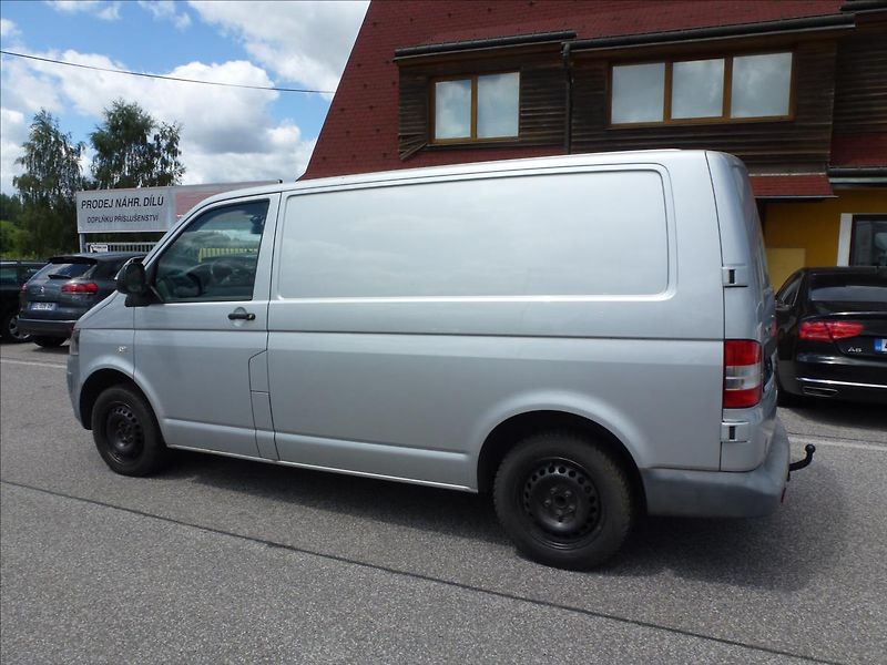 Volkswagen Transporter 2,0 TDI - fotka 11 z 31