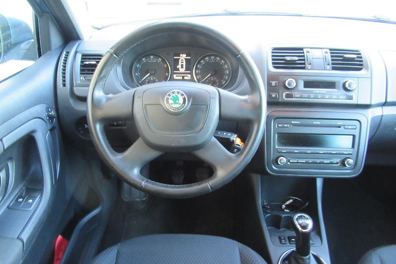 Škoda Fabia 1.2 TSi AUT. KLIMA TEMPOMAT - fotka 10 z 31