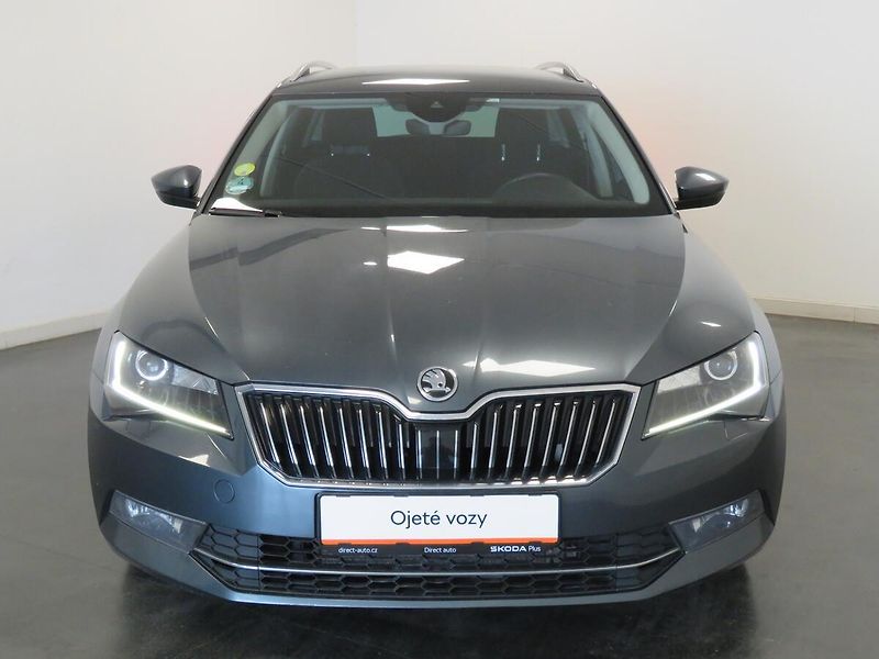 Škoda Superb - fotka 4 z 25