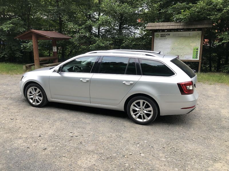 Škoda Octavia (2020) COMBI 1.5 TSI DSG STYLE 2020 - fotka 8 z 17