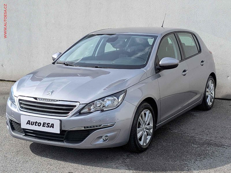 Peugeot 308 (2017) 1.2PT, 1.maj,ČR, AC, park - fotka 3 z 15