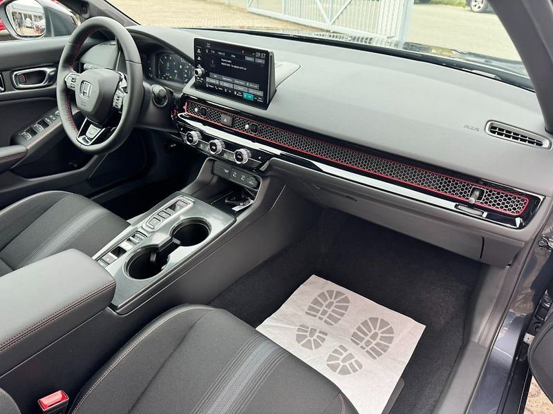 Honda Civic (2026) 2.0 e:HEV SPORT MR27 SKLADEM - fotka 9 z 44